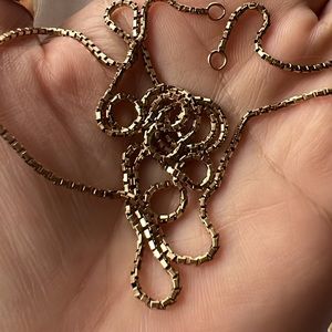 14k solid gold, vintage box chain
26 inches